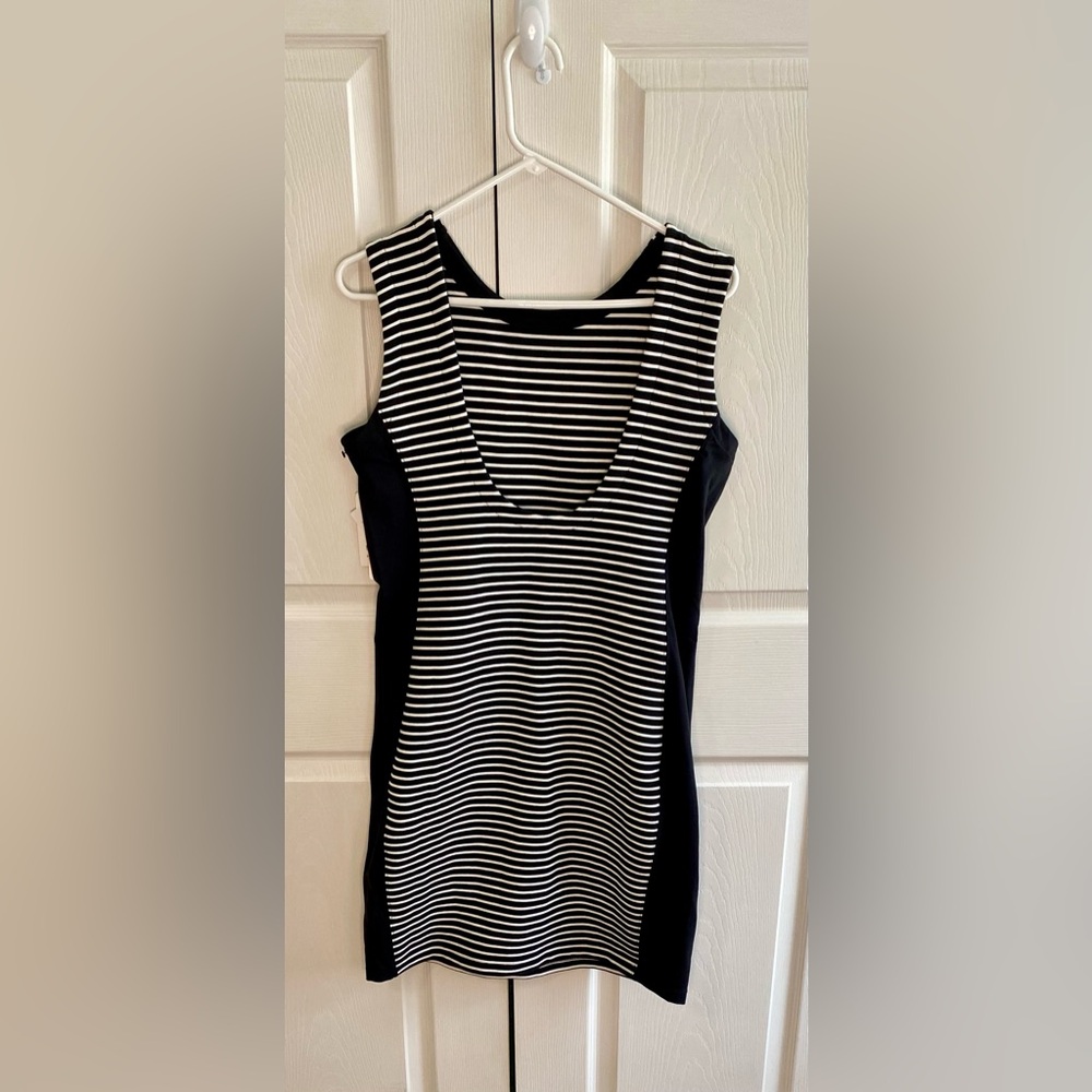 New Athleta Mala Black/White Scoop Back Sleeveless Tank Dress. NWT - Picture 4 of 9
